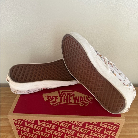 VANS Women’s 6.5 Vintage Floral Marshmallow Classic Slip On Sneakers CLEAN - Picture 7 of 9